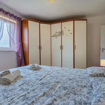 Utmar Apartment