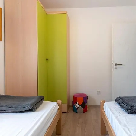 Utmar Apartment *