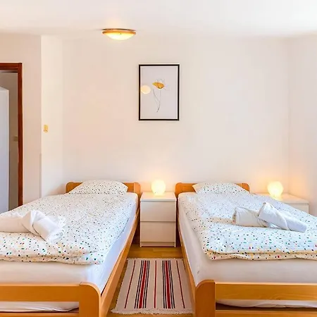 Utmar Apartment