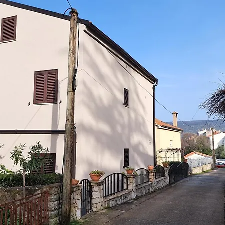 Utmar Apartment