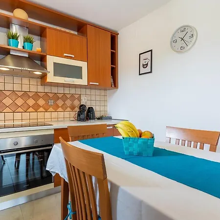 Apartment Utmar Cres