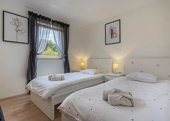 Utmar شقة كريس